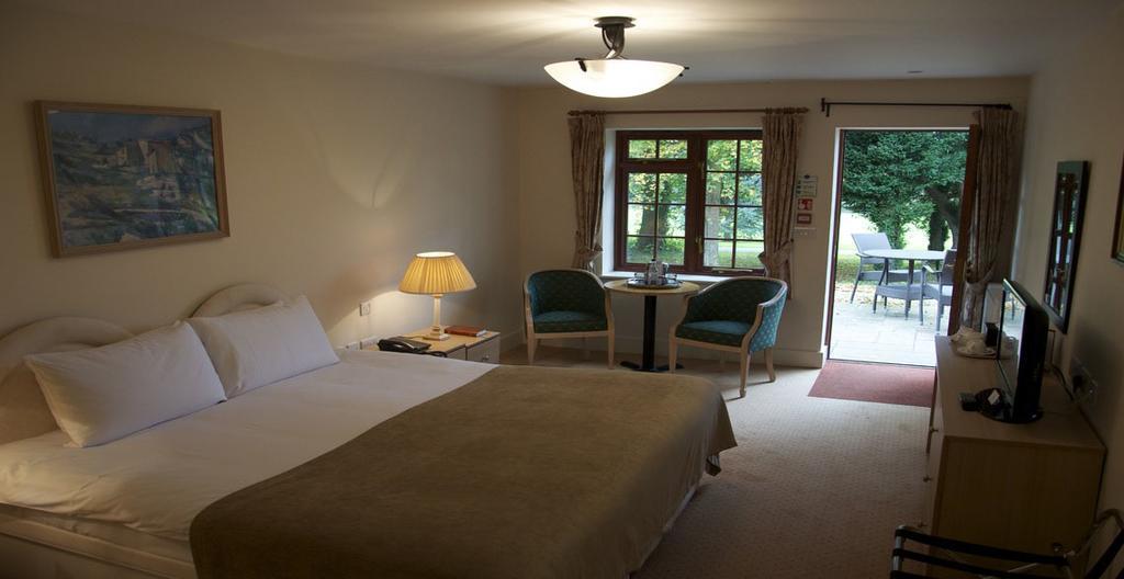 Donnington Grove Pension Newbury  Buitenkant foto